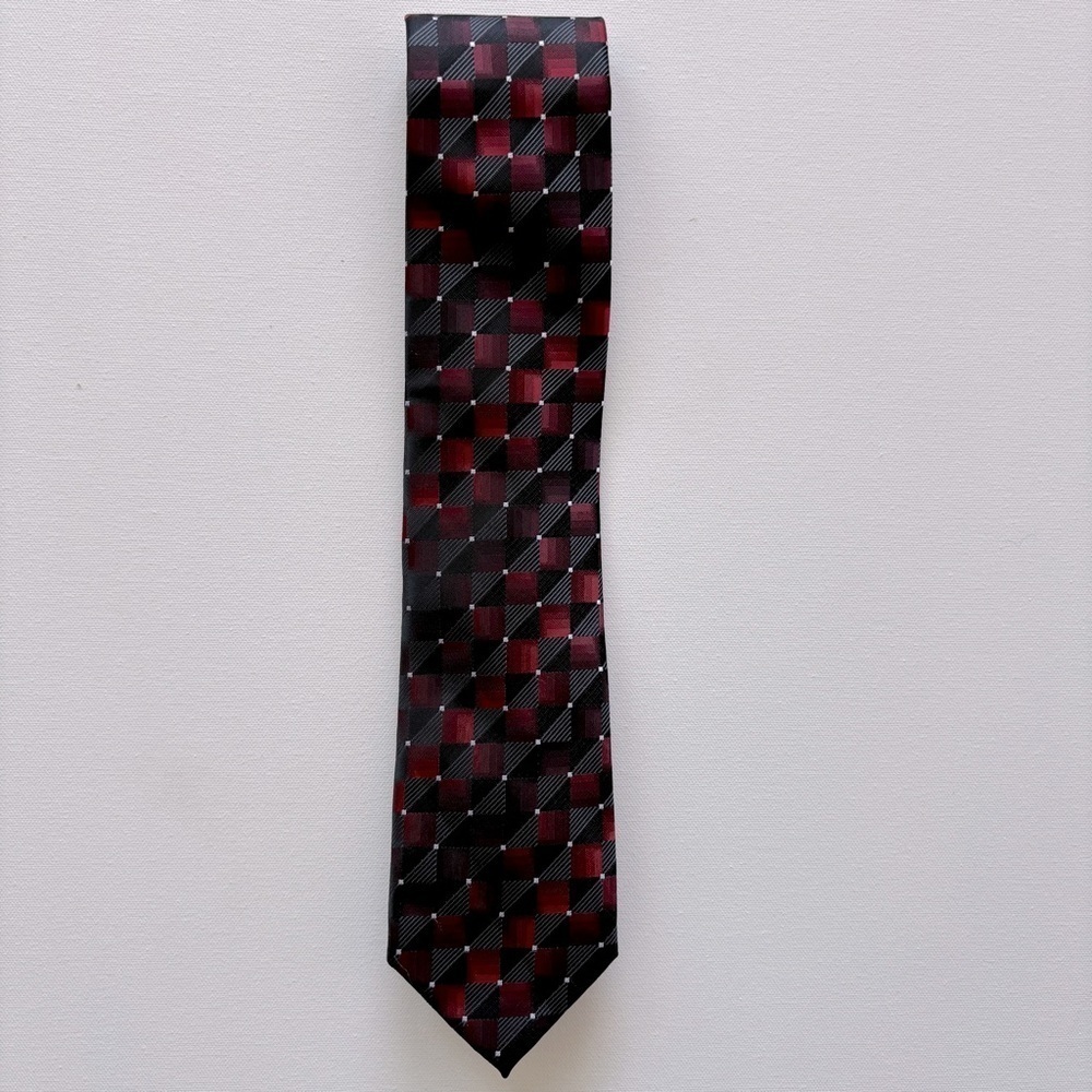 John Ashford Men’s Red Black Gray Neck Tie